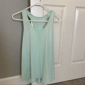 Brooks running tank in like new condition